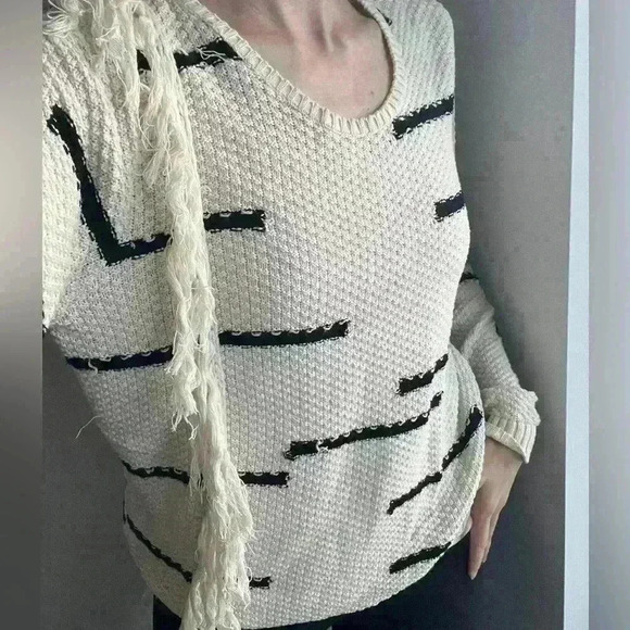 Lucky Brand Womens White Fringe Asymmetrical Western Boho Bohemian Sweater Small - Picture 10 of 10